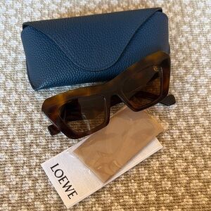 Loewe Sunglasses Cat-Eye Tortoiseshell - Excellent Condition